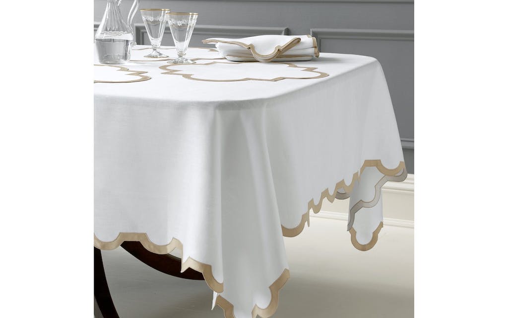Matouk Mirasol Table Linens Silver
