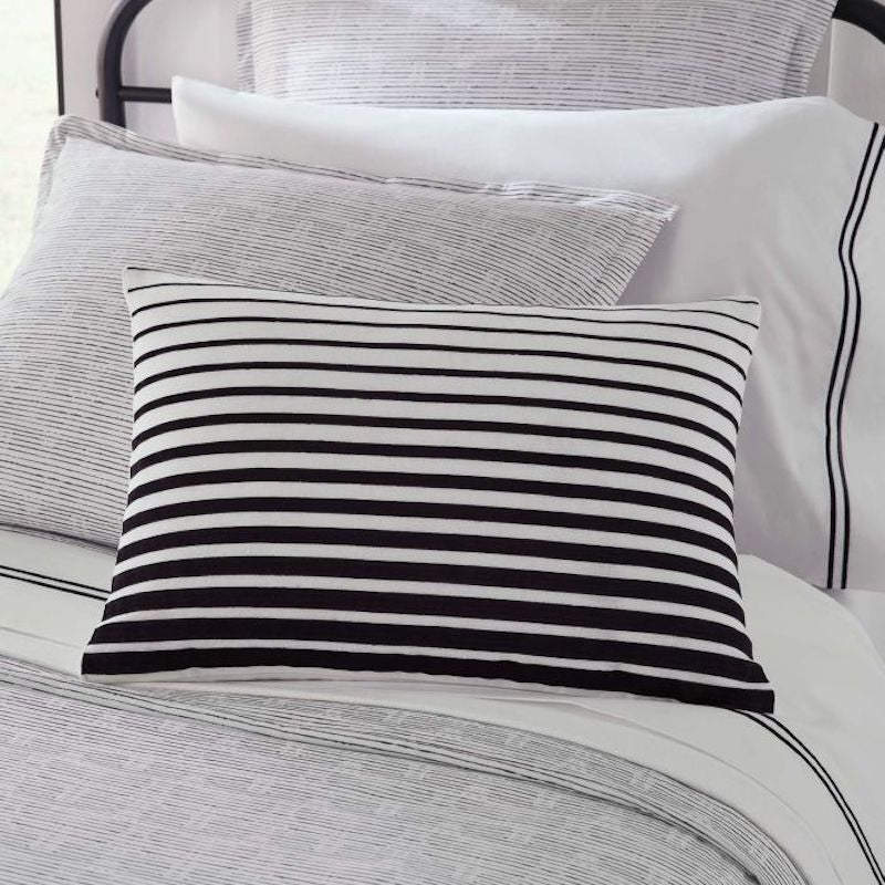 Orizzonte in White and Black