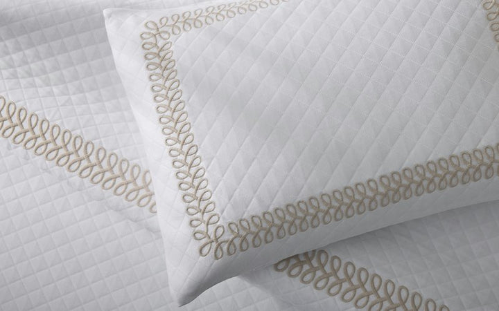 Matouk Schumacher Astor Braid Matelasse Mocha