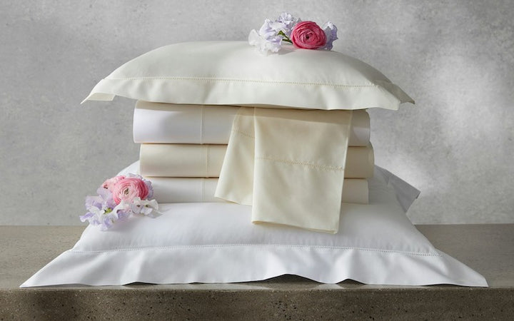 Matouk Gatsby Hemstitch Bone