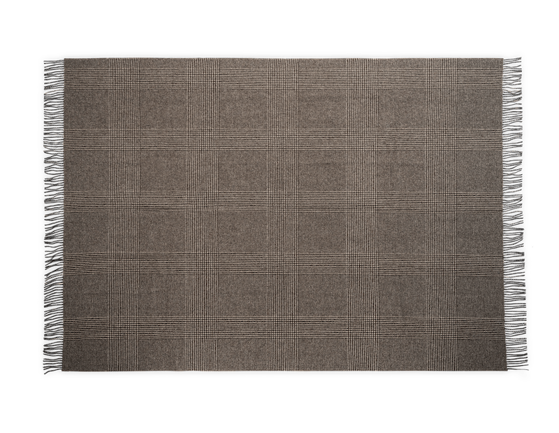 Matouk Benito Throw Hazelnut