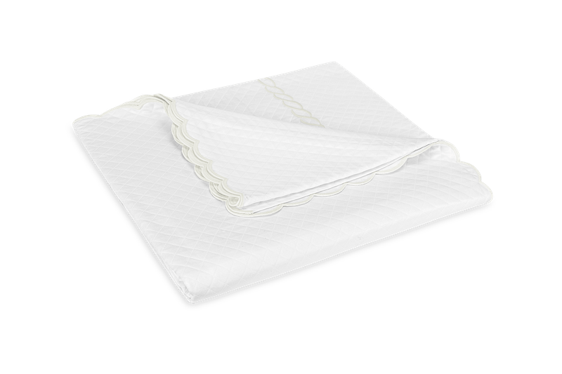 Matouk Classic Chain Scallop Matelasse White