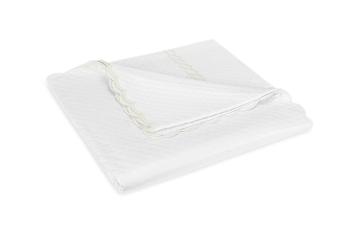 Matouk Classic Chain Scallop Matelasse White