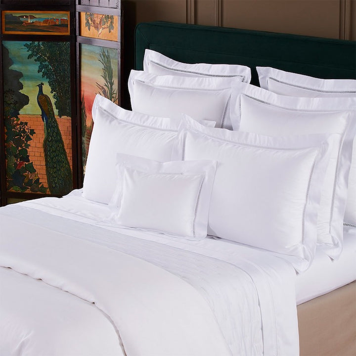 Colisee Bed Collection