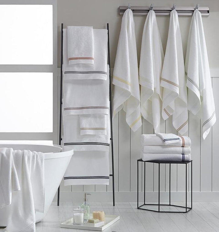 Aura Towels White/White