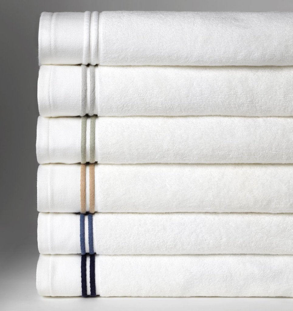 Aura Towels White/White