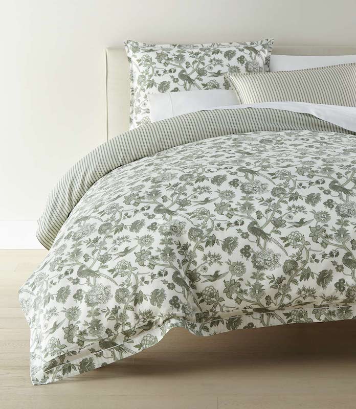 Highgrove Toile Reversible Duvet Set in Moss