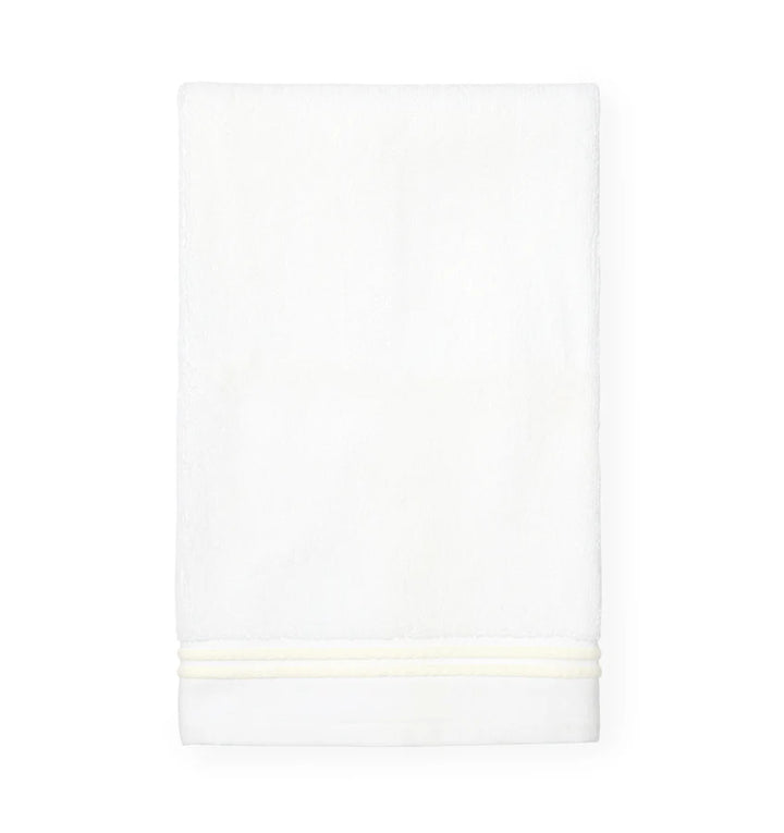 Aura Towels White/Ivory
