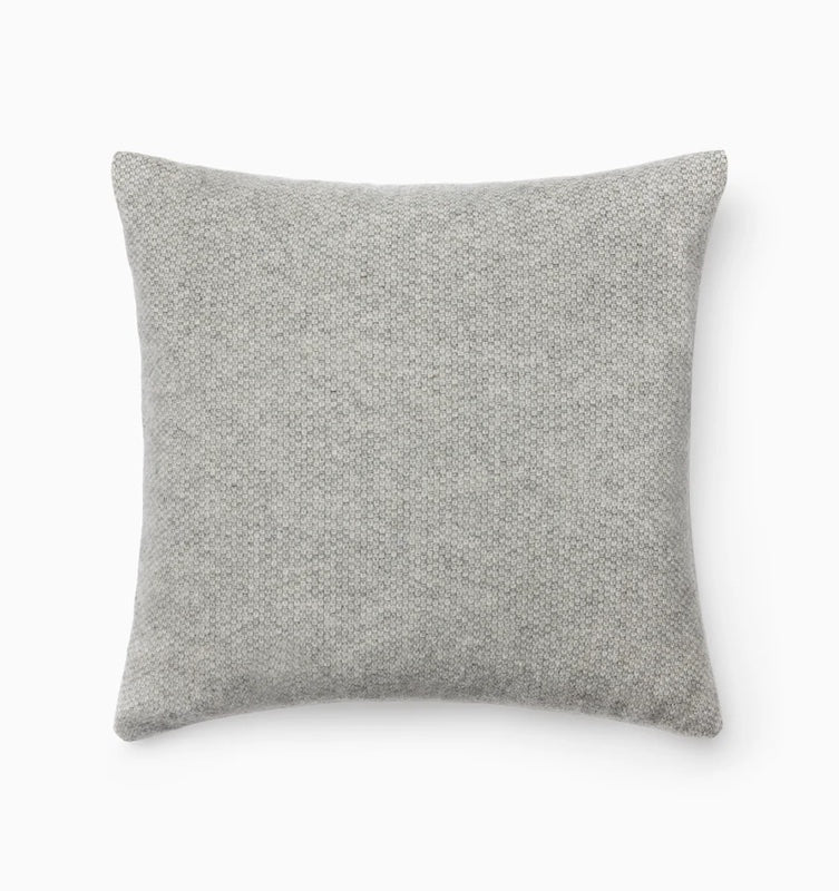 Cervino Throws and Pillows Grey