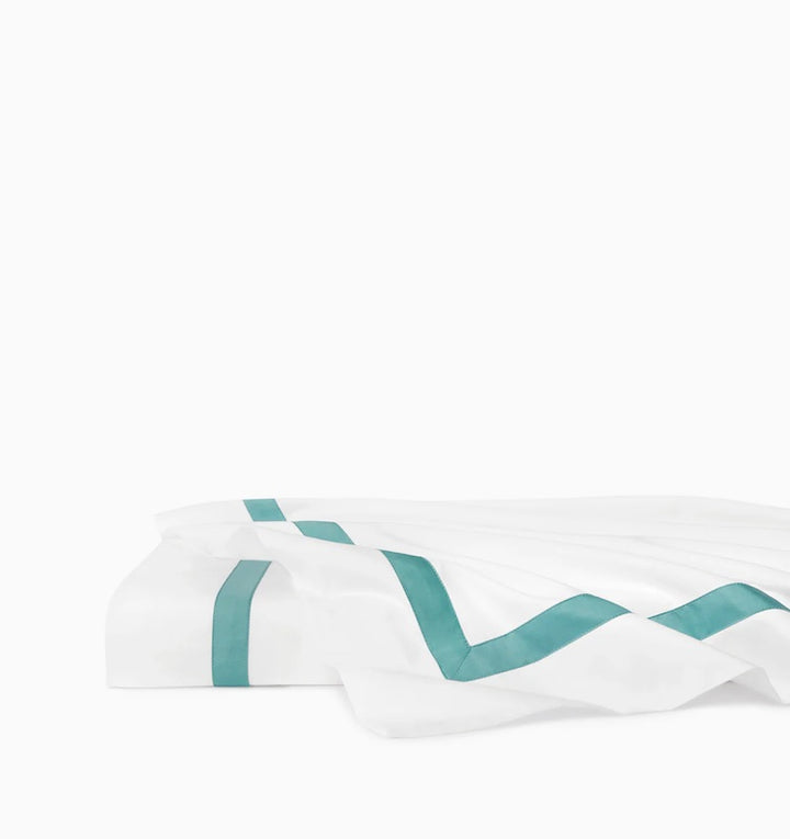 Estate White/Aqua