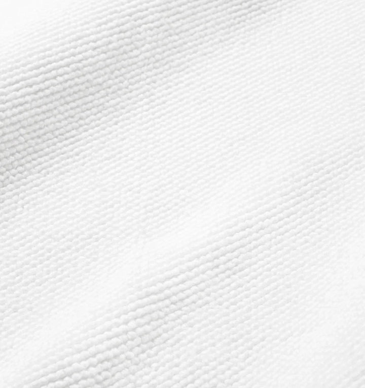 Osini in White