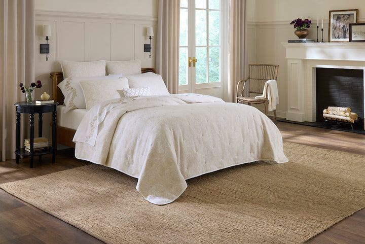 Isabella Quilt White/Sand