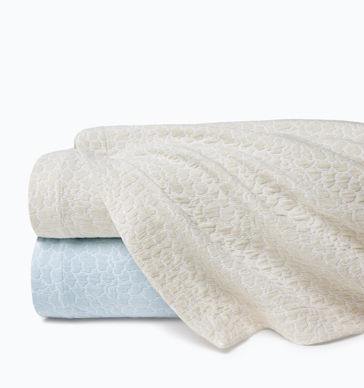 Aurelia White and Sand