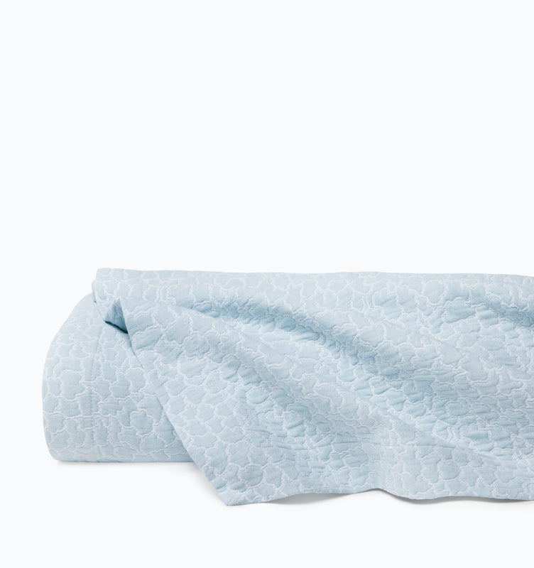 Aurelia White and Poolside