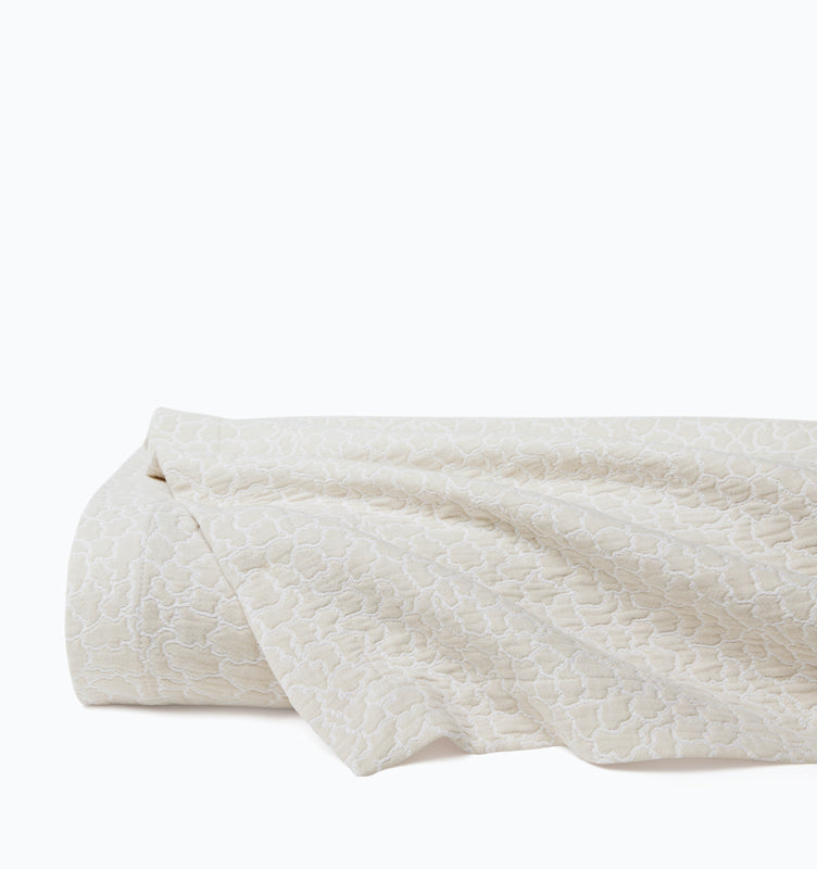 Aurelia White and Sand