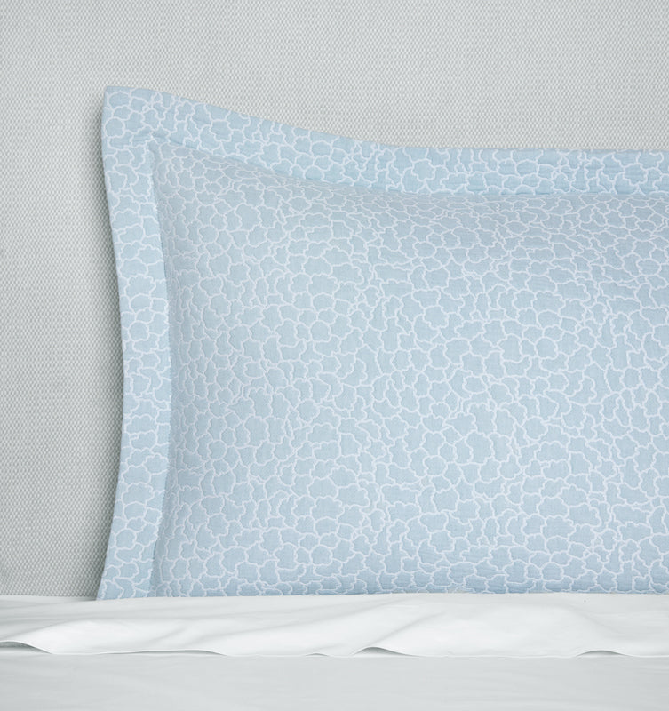 Aurelia White and Poolside