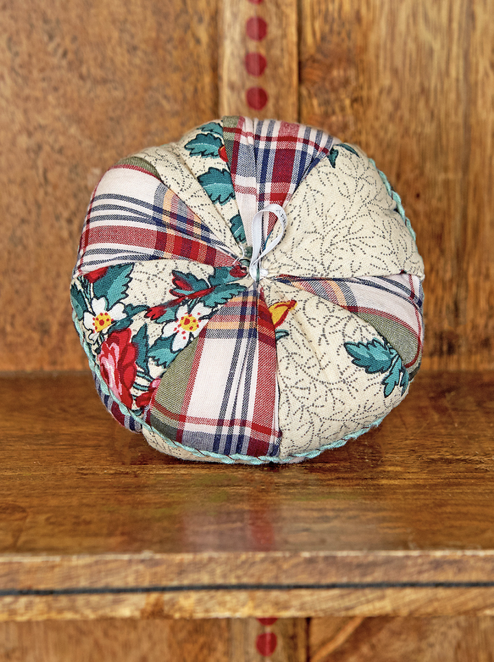 Belle Vue Patchwork Pinwheel Pin Cushion