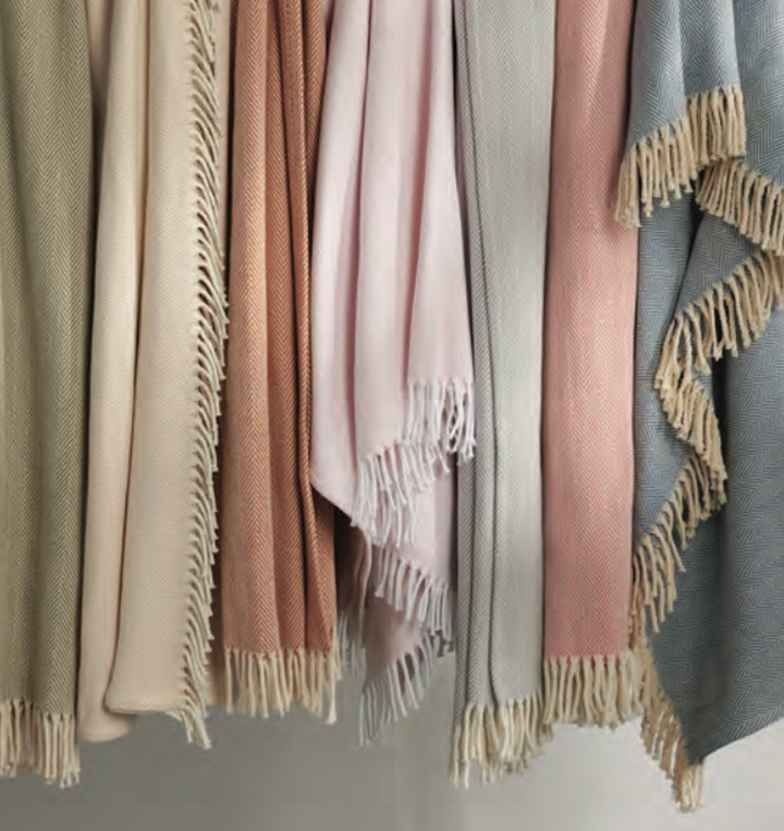 Celine Throw White/Mocha