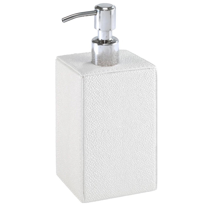 Stingray Bath Accessories in Oyster