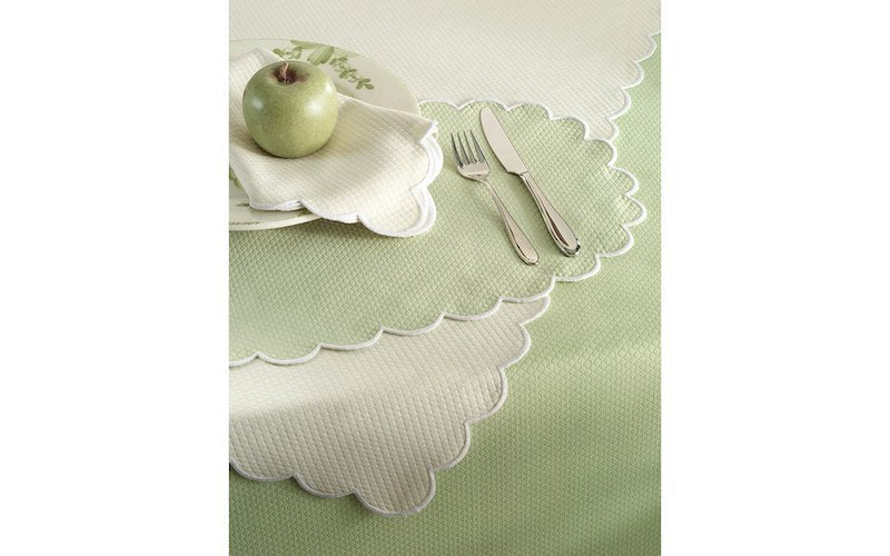 Matouk Savannah Gardens Table Linens Violet