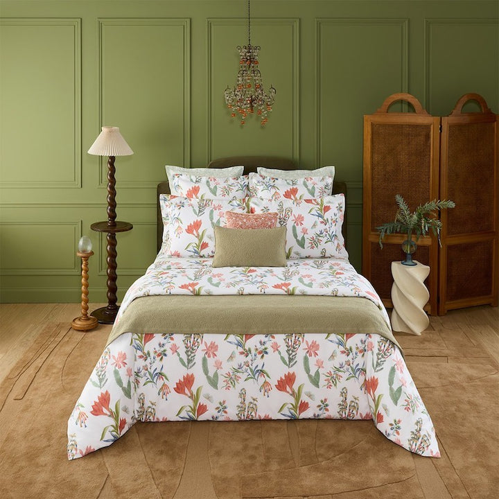 Èze Bed Collection
