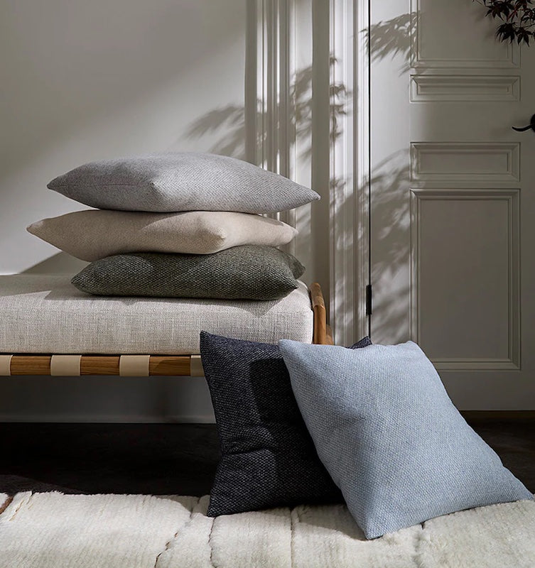 Cervino Throws and Pillows Grey