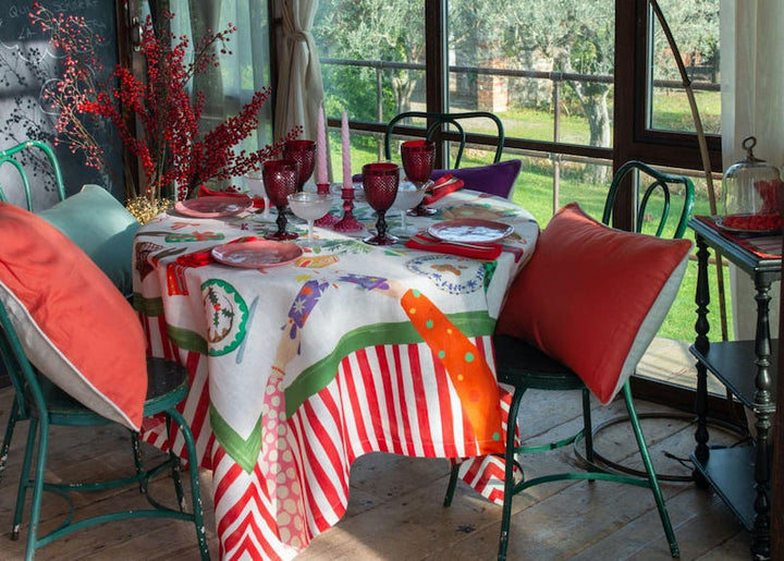 Hand On Xmas Table Linens