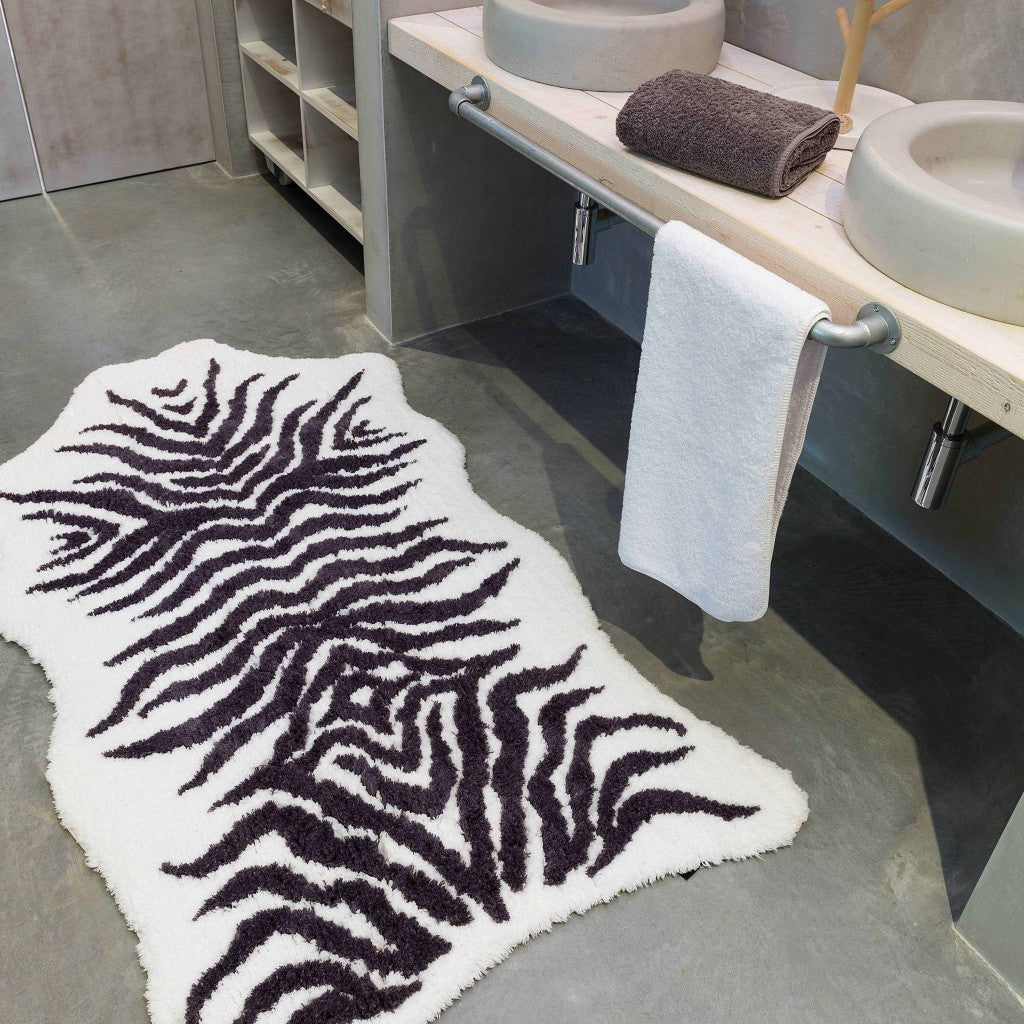 Mountain Zebra Bath Rug White/Natural