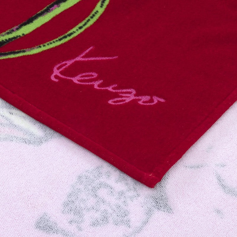 K Pop Beach Towel Rouge