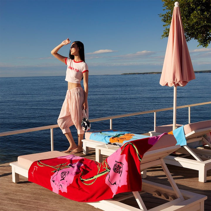 K Pop Beach Towel Rouge