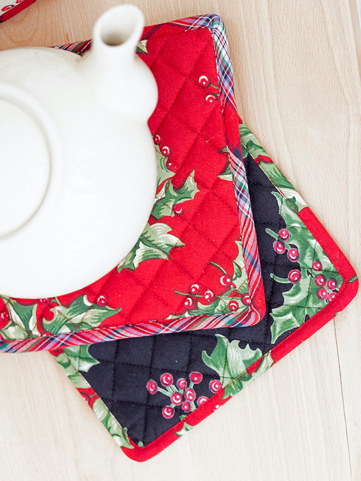 Holly Patchwork Pot Holder Set