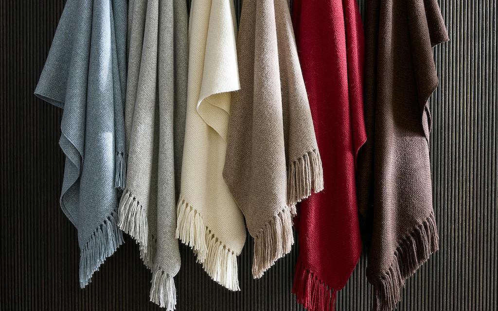 Matouk Lanza Throw Silver