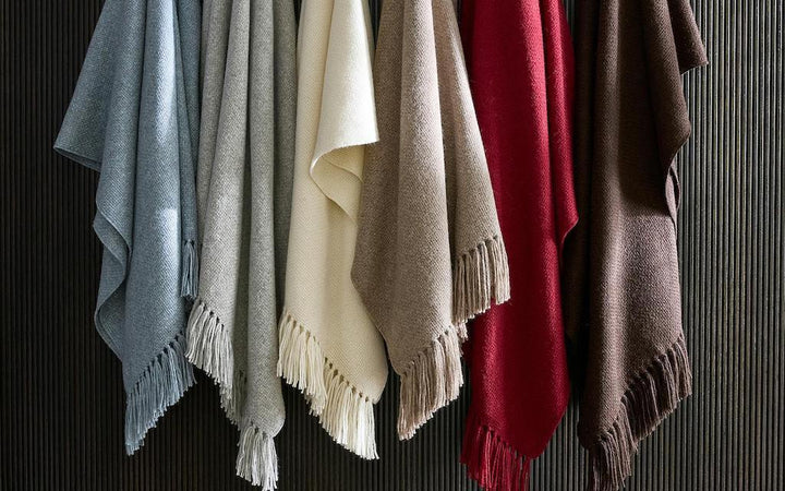 Matouk Lanza Throw Scarlet