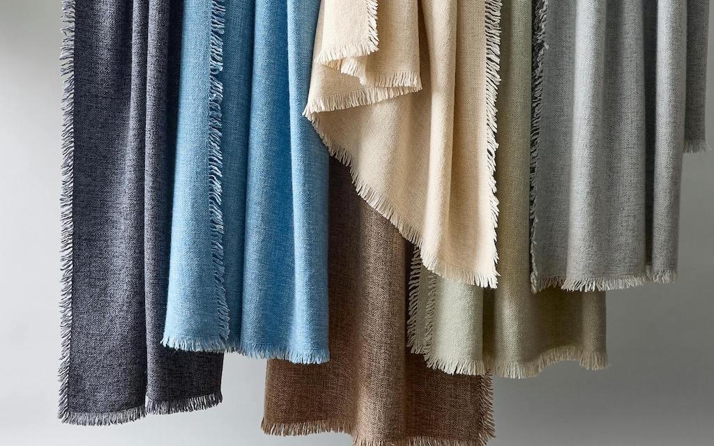 Matouk Maya Throw Mist