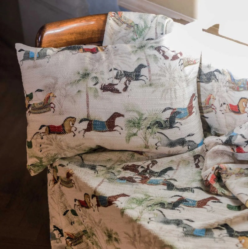 Paseo Throw