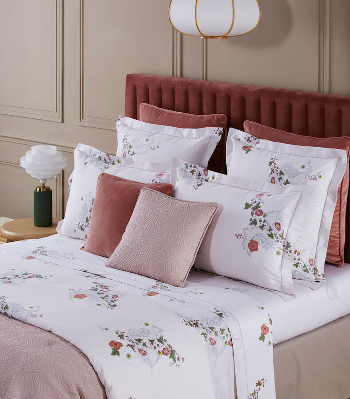 Corolles Bed Collection