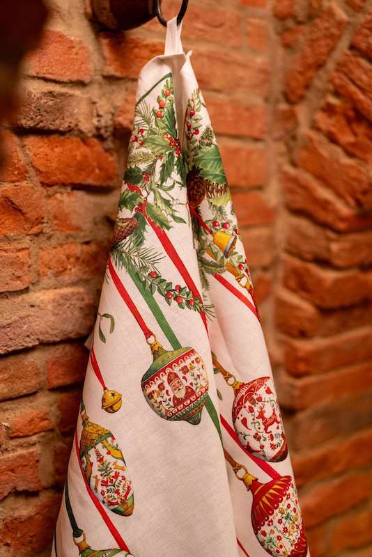Pinoel Rosso Kitchen Towel