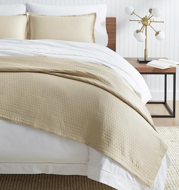 Favo Matelasse Lunar