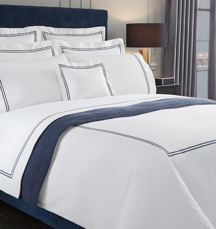 Grande Hotel White/Navy