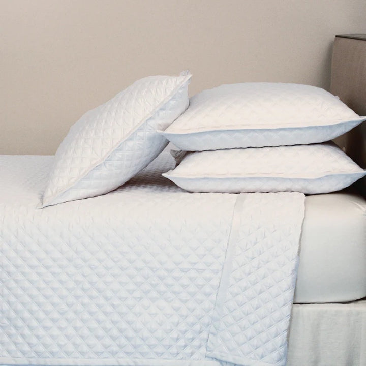 Double Diamond Coverlet Set in White