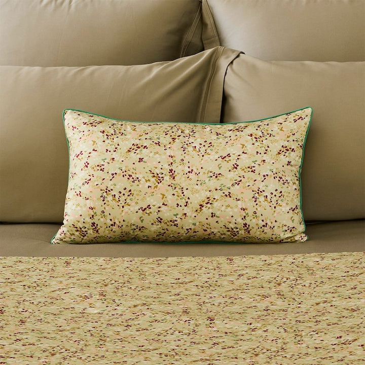 Gaura Counterpane