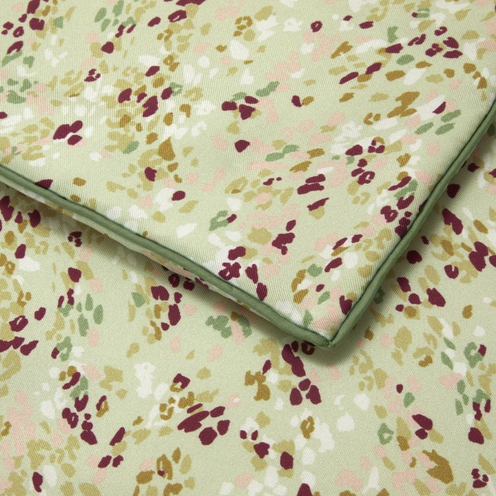 Gaura Counterpane